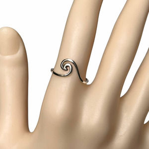 Sterling Silver, minimalist crashing Wave ring